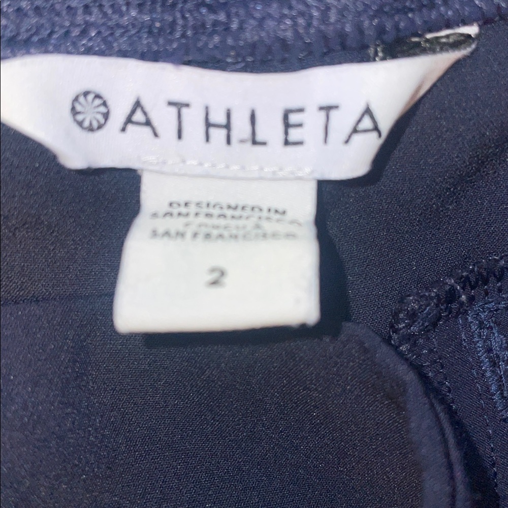 Athleta Women's Navy Blue Cropped Pants - Like New - Picture 6 of 6
